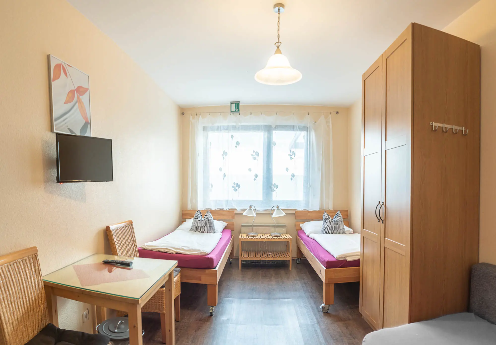 Leverkusen double room with shared bathroom