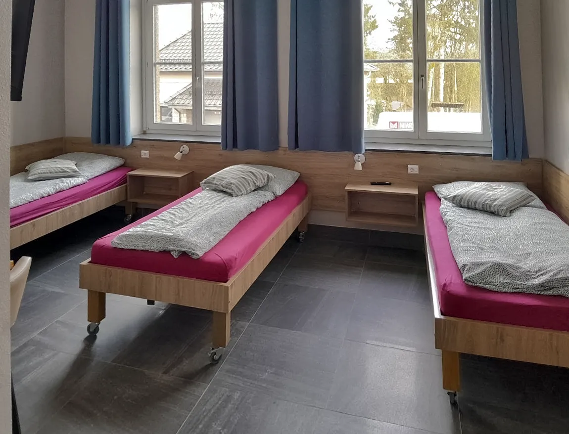 Triple room with bathroom and kitchenette in Solingen
