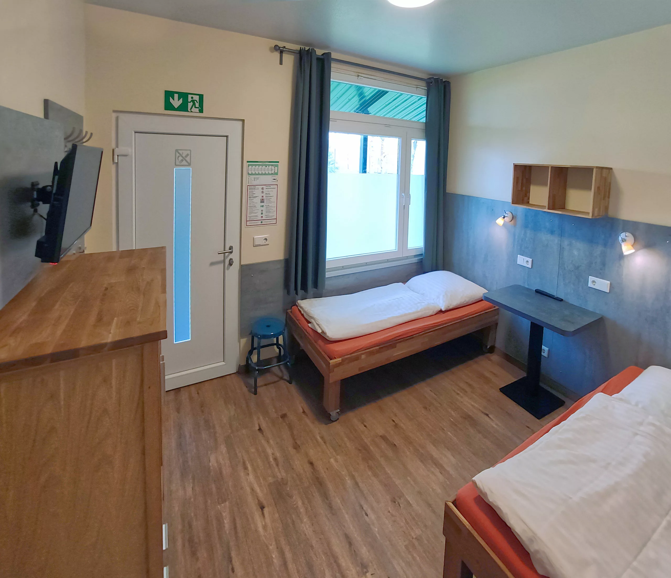 Doppelbettzimmer mit geteiltem Bad in Solingen